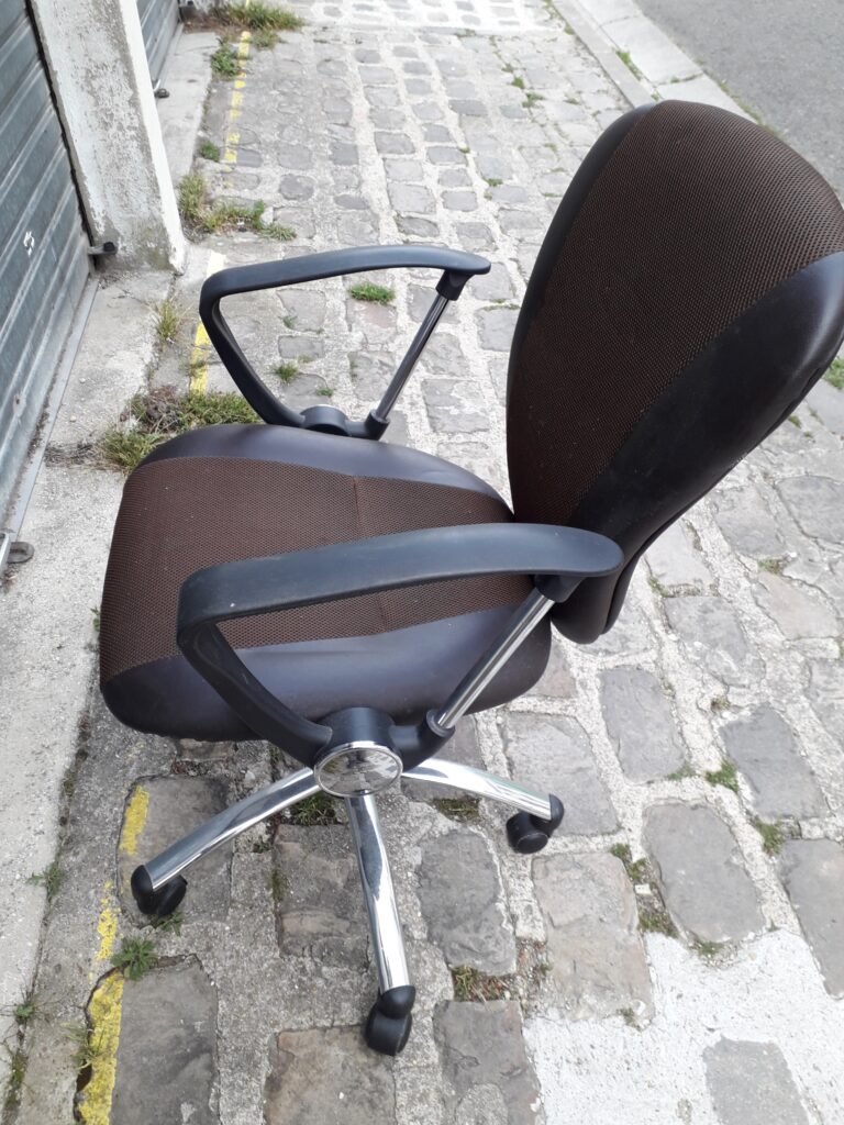 Fauteuil à roulettes à vendre