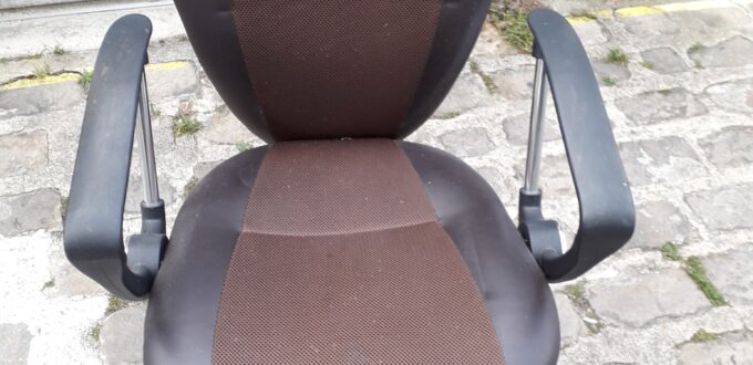 Fauteuil à roulettes