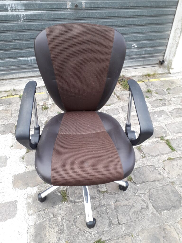 Fauteuil à roulettes